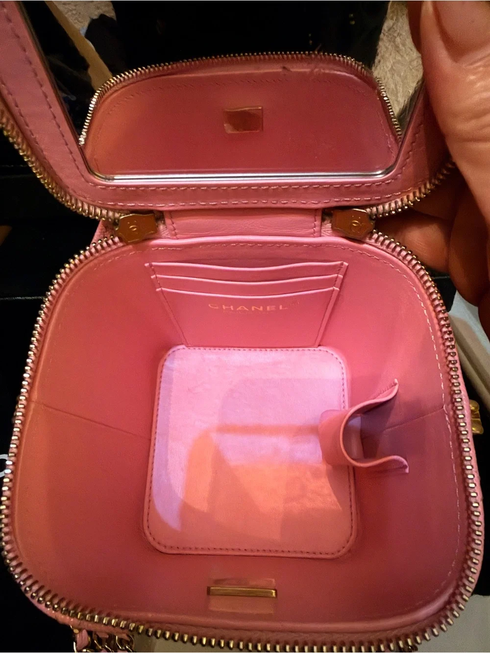 CHANEL Pink Quilted Vanity bag. Caviar leather Almost new!